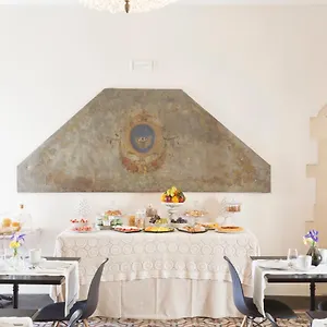 San Carlo 5*, Noto Italia